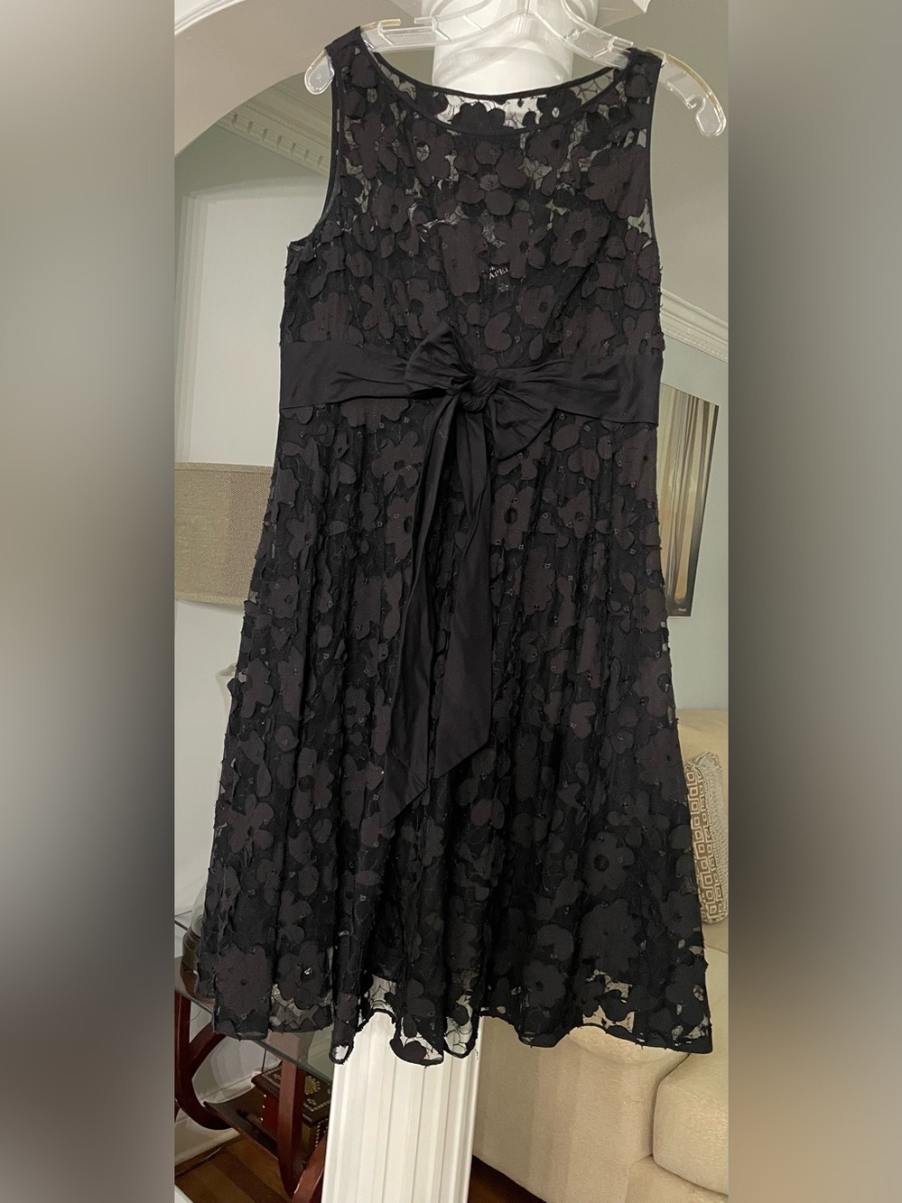 Adriana Papell women’s size 12 sleeveless 3D Floral  Appliqué A- line Dress